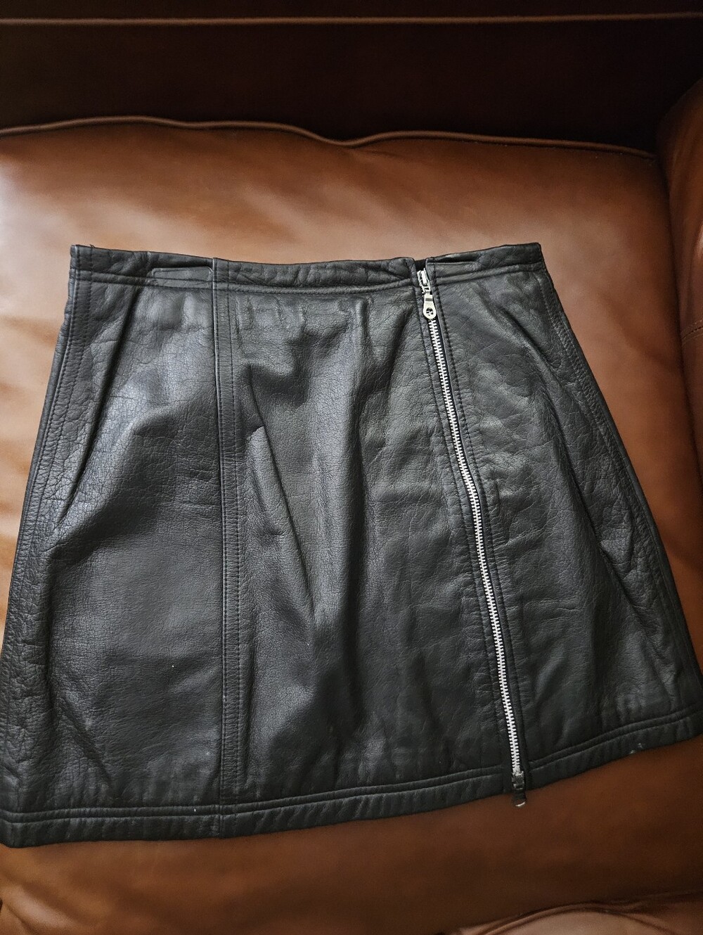Wilson Maxima Vintage Black Leather Mini Skirt with Diagonal Silver Zip Size 8